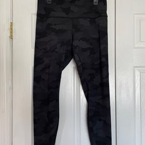 NWOT ALPHALETE LEGGINGS SZ XL BLACK CAMO